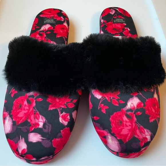 🆕Victoria’s Secret Slippers with Carrying Bag - Picture 1 of 8